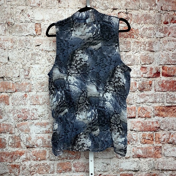 George Sleeveless Tie Neck Blouse Gray Snake Print Layered Top XL 16-18 - Picture 6 of 7